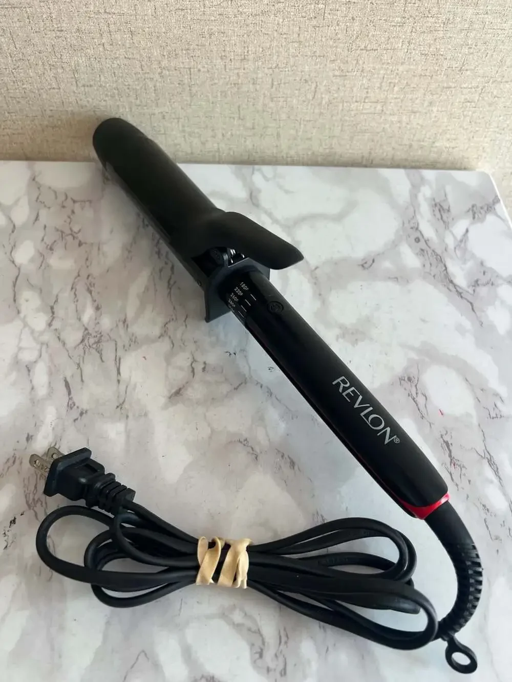 Revlon SmoothStay 1-1/2 inch Coconut Oil-Infused Curling Iron RVIR1191